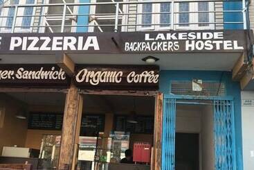 ホテル Lakeside Backpackers Hostel