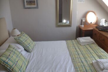 בית מלון כפרי By The Sea Bed And Breakfast