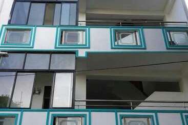 Hotel Colombo Apartments   Harmers Avenue