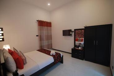 בית מלון כפרי D Plus B&b Negombo