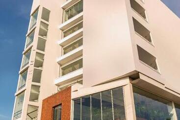 בית מלון כפרי Northgate Jaffna