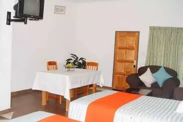 Hotelli Esther's Lodge