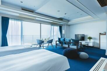 Отель Hoshino Resorts Risonare Atami