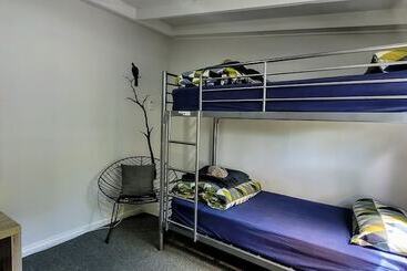 Отель Kinloch Wilderness Retreat