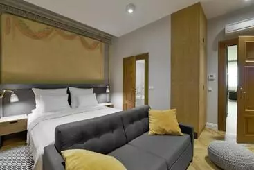 هتل Stradonia Serviced Apartments