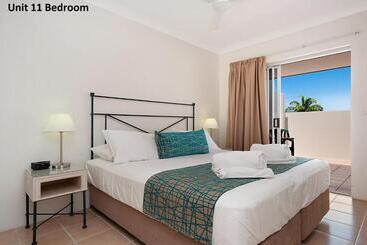 Hotel The Newport On Macrossan   Adults Only