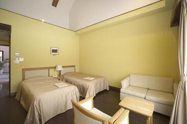 Hotel Toyota Shirakawa-go Eco-institute