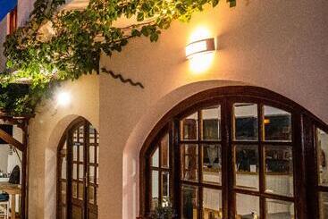 Alexandra Apartments