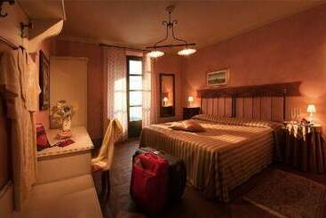 هتل Cascina Barac