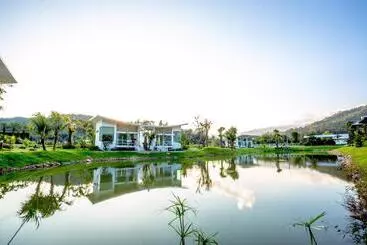 ホテル The White House Boutique Resort