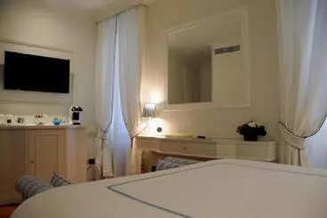 هتل Suite Fontana Di Trevi
