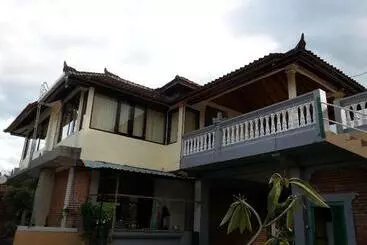 Majatalo Puri Mandhara Lovina