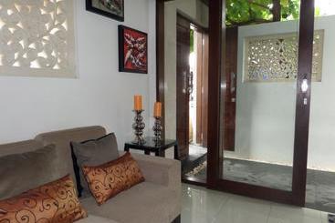 ホテル The Pavilion  Kuta