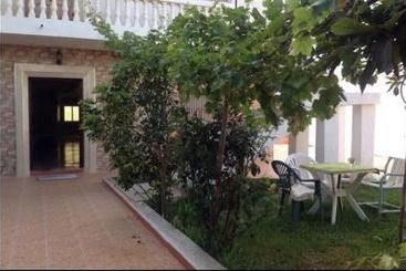 Turistlägenheter Family Villa With Parking