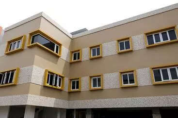 Hotel Reddoorz Plus Near Palembang Square Mall
