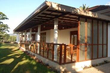 Pension (Hôtel basse catégorie) Serene Villa