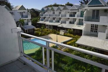 شقق خاصة سياحية La Joliette Bungalow   Opposite Pereybere Beach