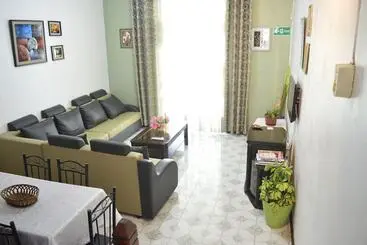 آپارتمان‌های توریست‌ها La Joliette Bungalow   Opposite Pereybere Beach