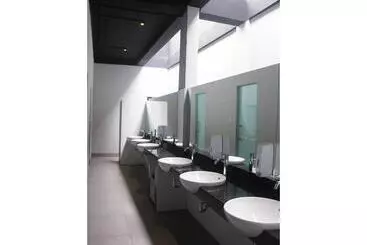 Livinn Hostels Gubeng Station Surabaya