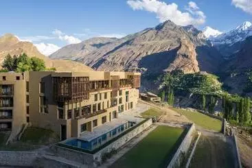 هتل Hunza Serena