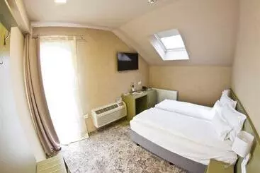 Hotell Pensiunea Sarea N Bucate