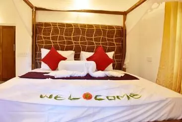 هتل Safari Queens Resort