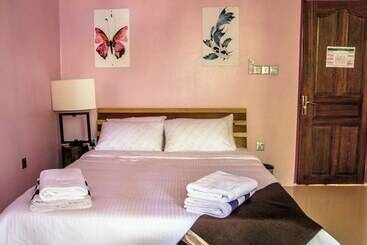 تختخواب و صبحانه Chill Holiday Maldives