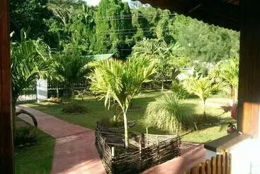 پانسیون Takamaka Green Village