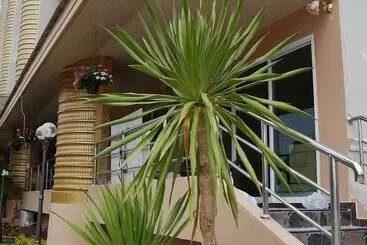 هتل Preechana Golden Place Service Apartment
