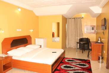 Royal Charlin Hotel And Suites