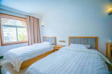 Yijie Holiday Hotel  Laishui Sanpo