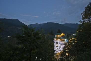 ホテル Beyond Stay Himalayan Monal Manali