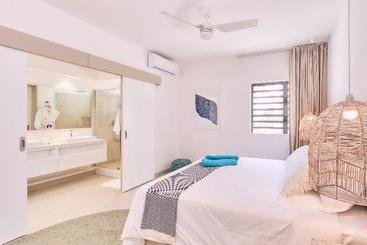 Hotel Les Estivales Beachfront Suites & Penthouses By Lov