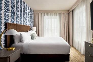 Отель Northland, Autograph Collection