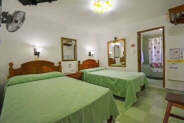 مسافرخانه B&b Perla