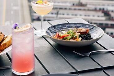 Cambria Hotel Boston Downtown   Seaport