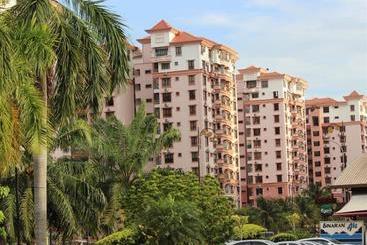 Hotel Nana Marina Court