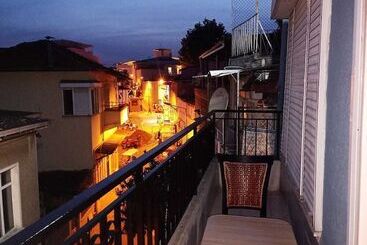 هتل آپارتمان Buyukada Cinar