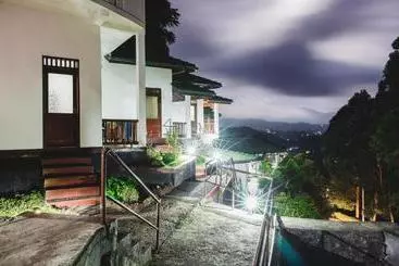 Hotel Sky Green Resort