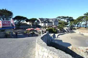ユースホステル Monterey Peninsula Inn