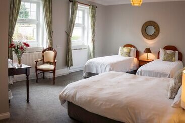 הוסטל The Walnut Tree Inn