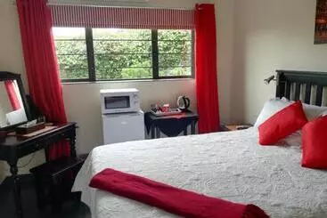 Majatalo Avalon Guest House