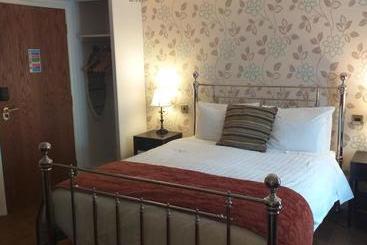 פנסיון The Courtyard At The Stenson Bubble