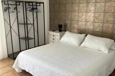 بنسيون Pensión Aloha