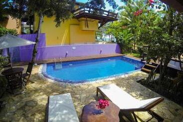 پانسیون Pousada Nainas