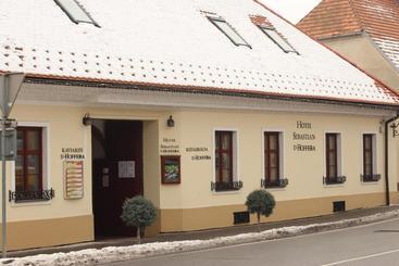 膳宿费 Sebastian U Hoffera