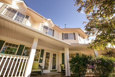 Hostel Inn On Canyon