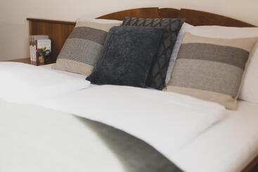 פנסיון Weingut & Gästehaus Zum Seeblick   Familie Sattler