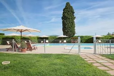 アパートホテル Podere Tre Cipressi