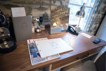 فندق صغير Cromwell Arms Country Pub With Rooms